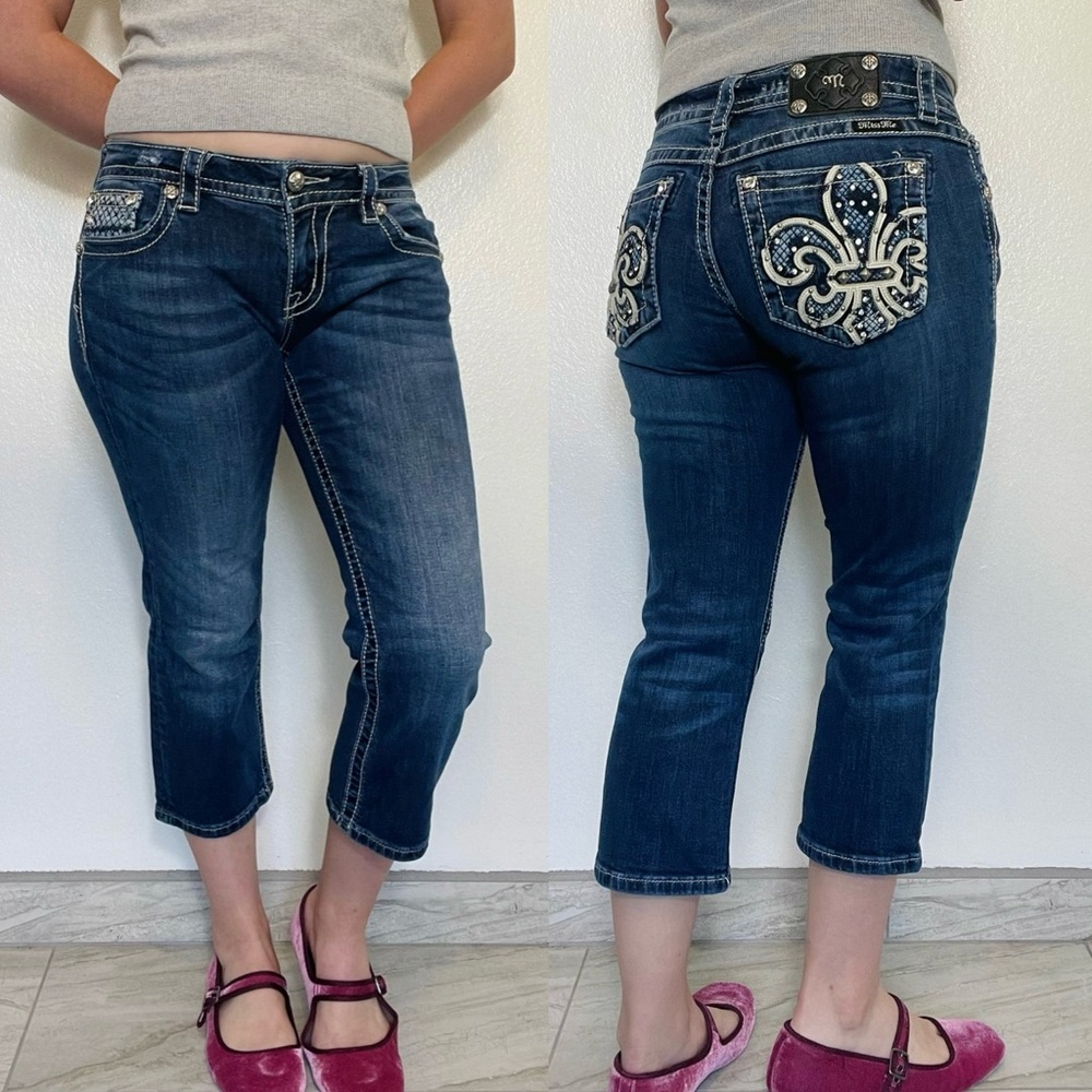 Miss Me | Dark Wash Low-Rise Embellished Cropped Capri Jeans